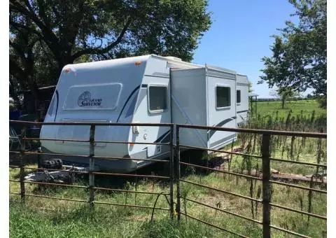 Nice travel trailer with pop out
